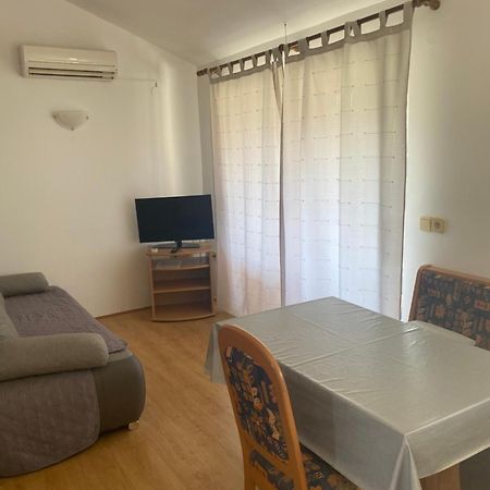 Apartments Nautica Barbat na Rabu Екстер'єр фото