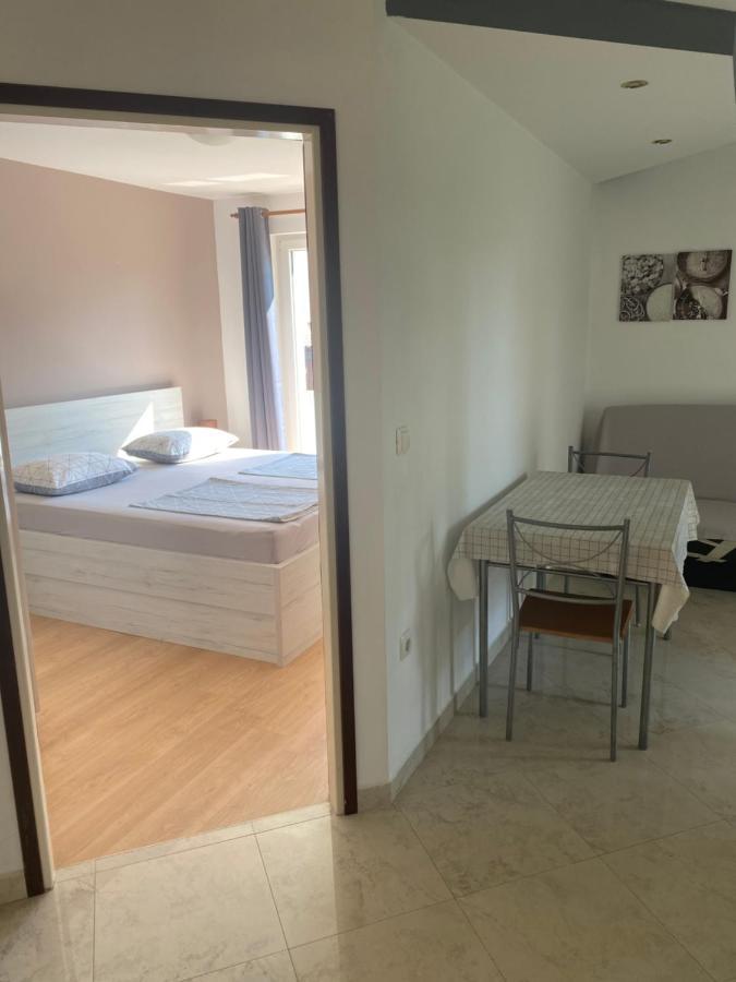 Apartments Nautica Barbat na Rabu Екстер'єр фото