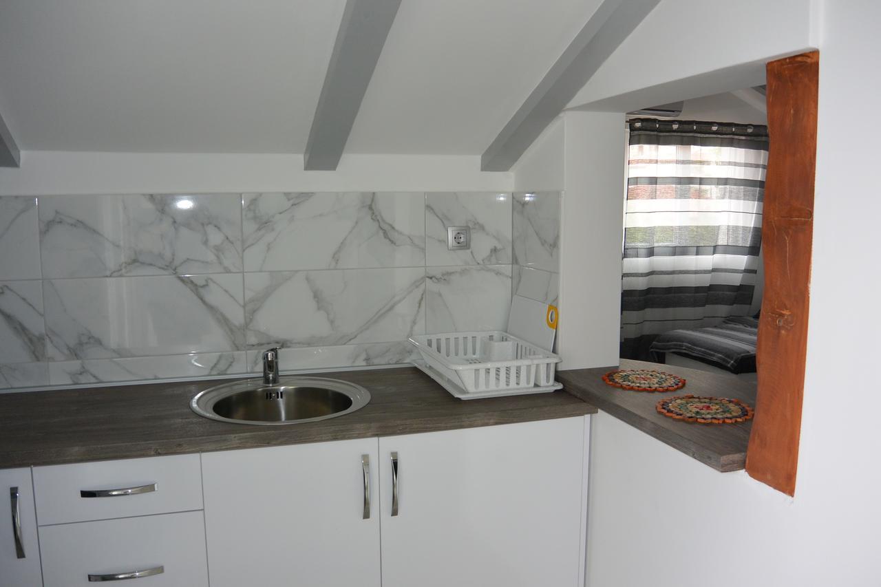 Apartments Nautica Barbat na Rabu Екстер'єр фото