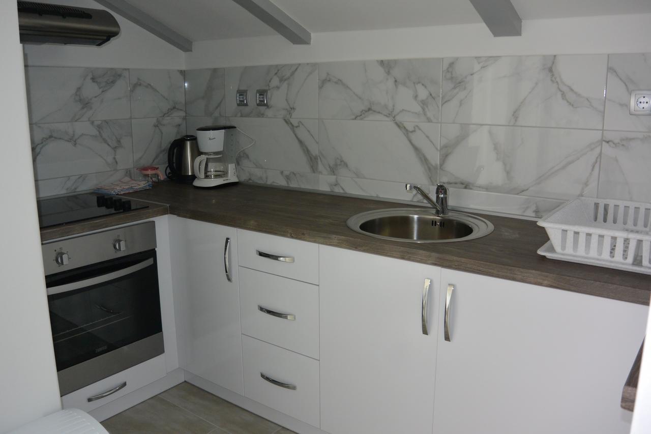 Apartments Nautica Barbat na Rabu Екстер'єр фото