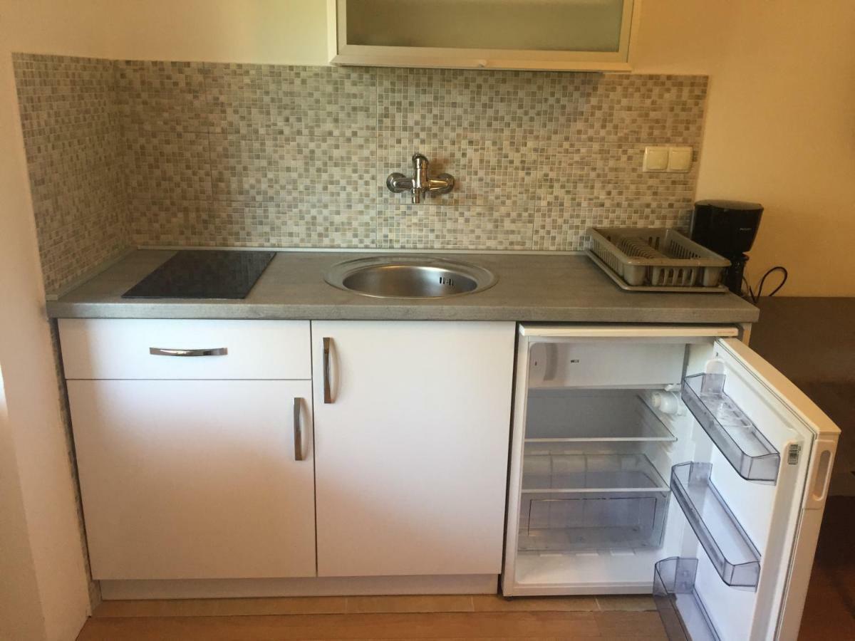 Apartments Nautica Barbat na Rabu Екстер'єр фото