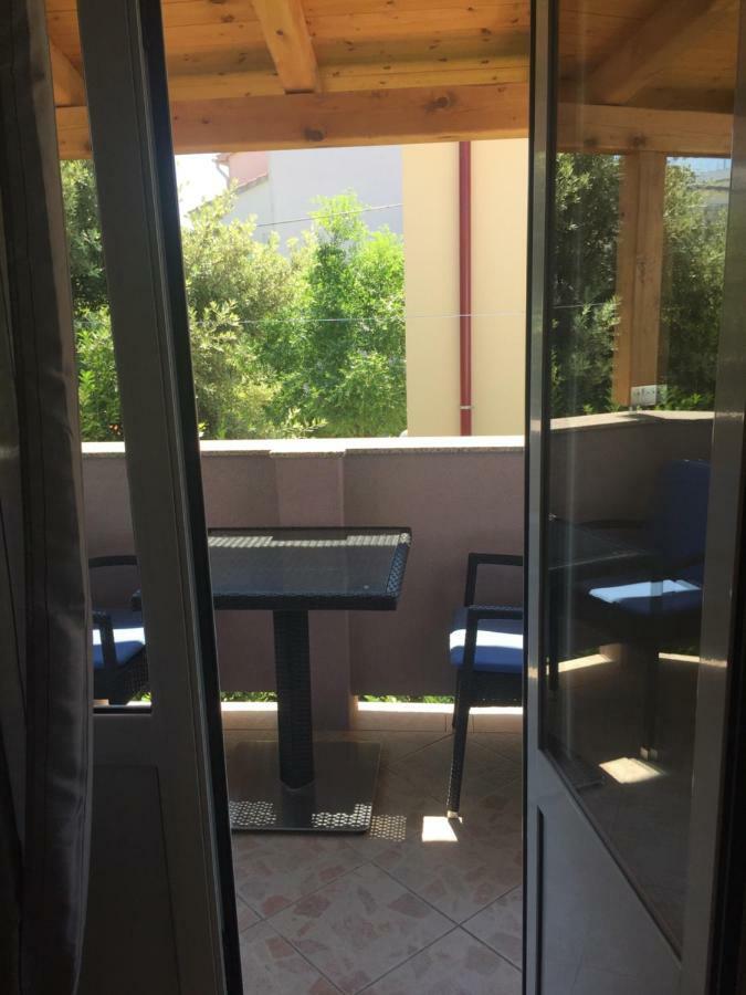 Apartments Nautica Barbat na Rabu Екстер'єр фото