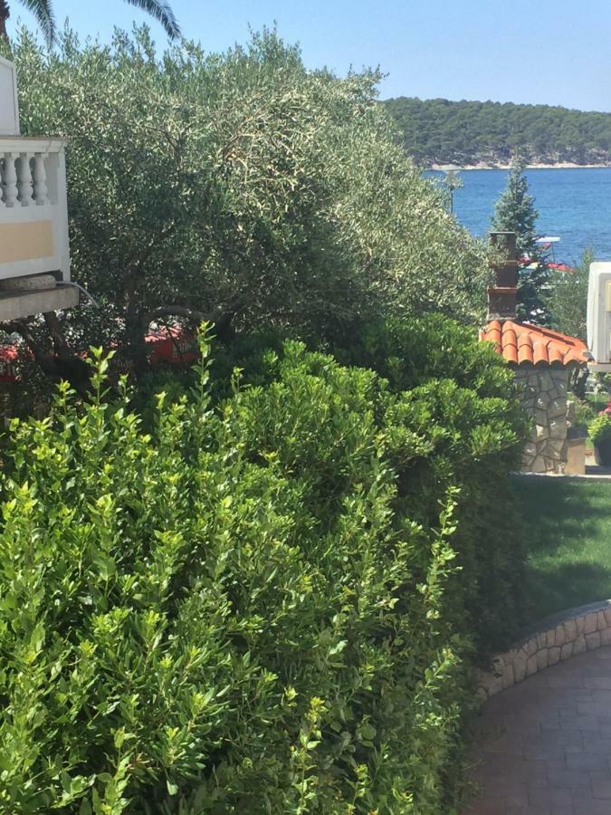 Apartments Nautica Barbat na Rabu Екстер'єр фото