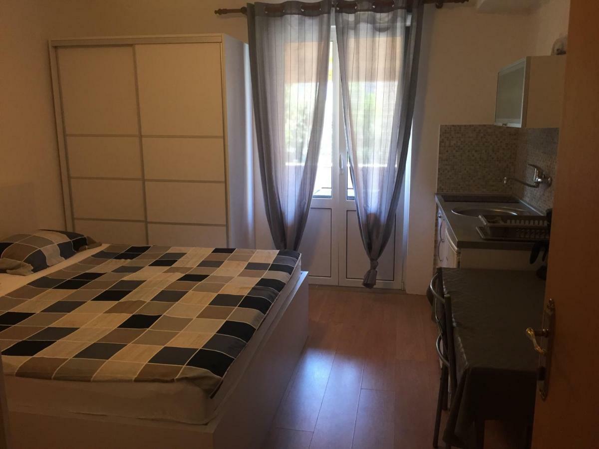 Apartments Nautica Barbat na Rabu Екстер'єр фото